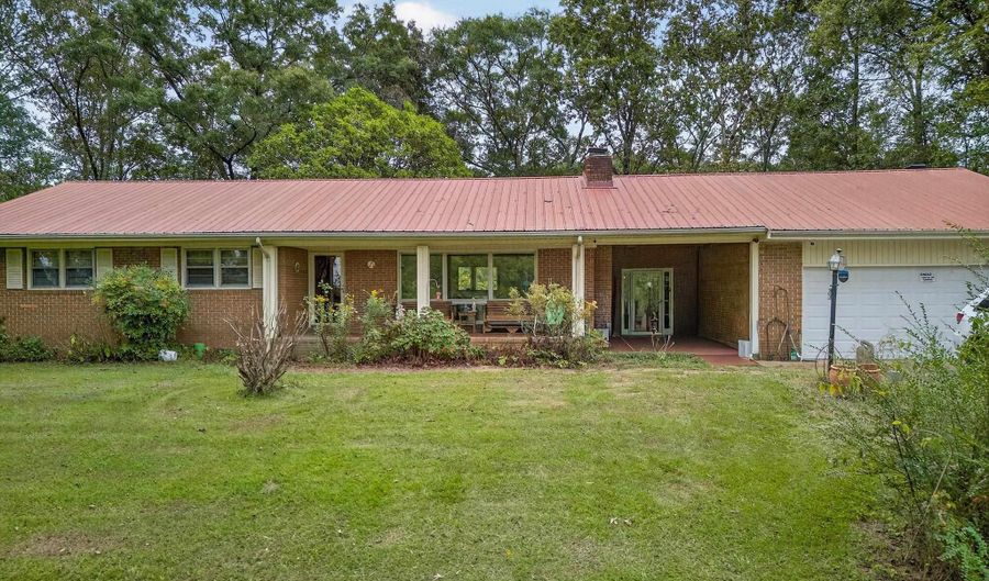 115 BARKER St, Anniston, AL 36206 - 4 Beds, 3 Bath