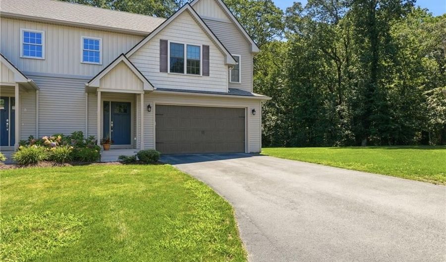 80 Conley Ave 6, Cranston, RI 02921 - 2 Beds, 3 Bath