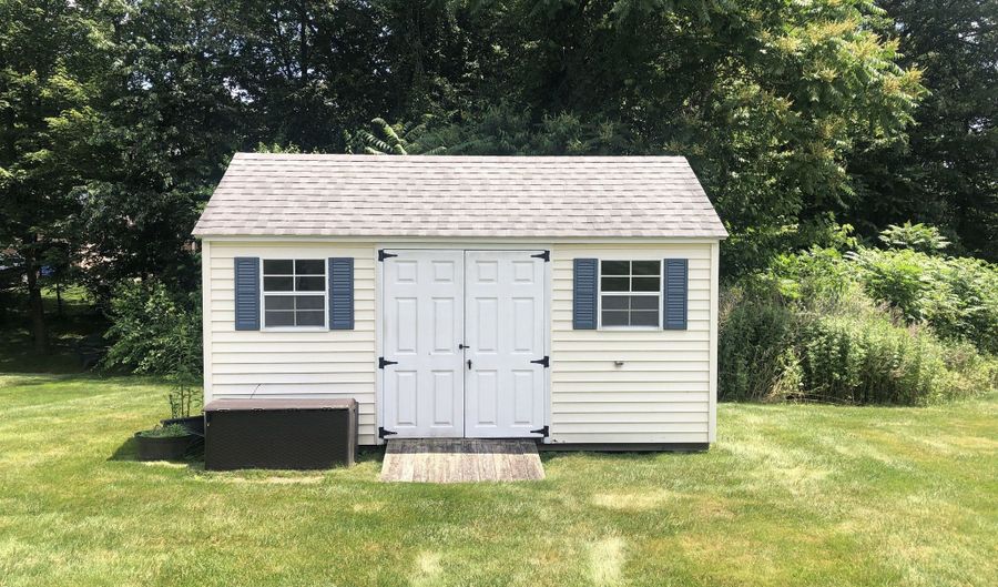 126 Sunnydale Ave, Bristol, CT 06010 - 3 Beds, 3 Bath