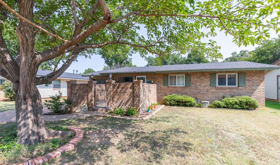 2934 S 28th St, Abilene, TX 79605 - 3 Beds, 2 Bath