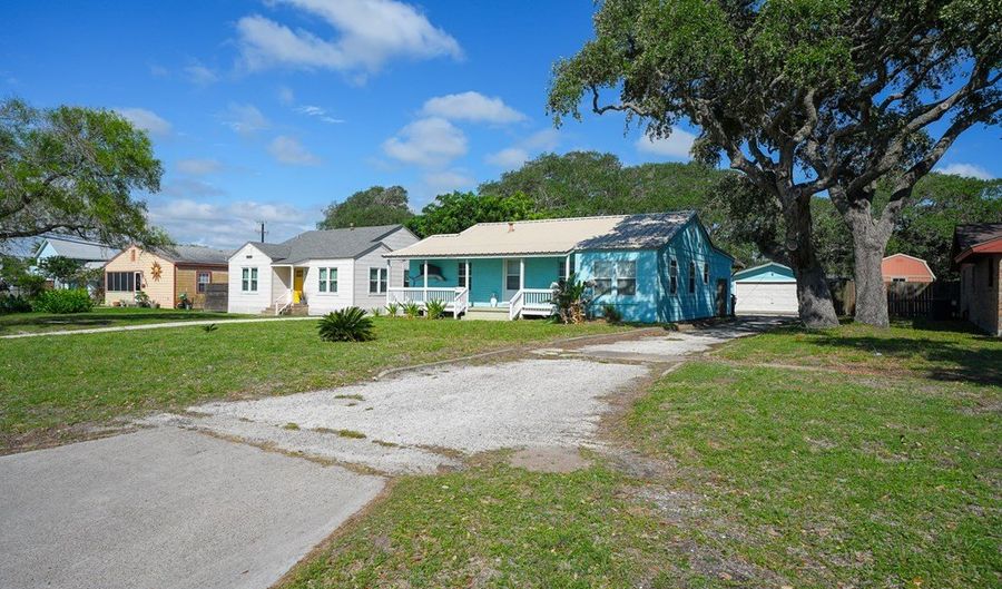 1044 S Houston, Aransas Pass, TX 78336 - 2 Beds, 1 Bath