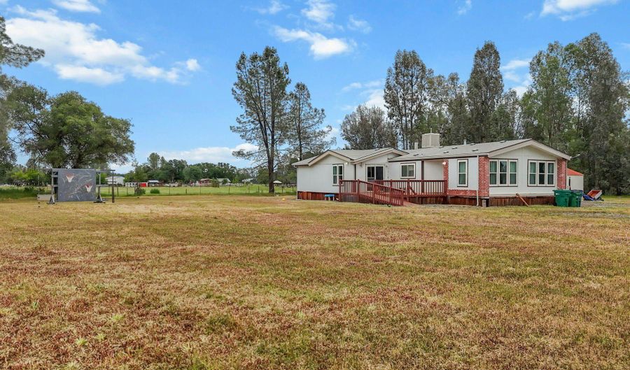 5722 Happy Valley Rd, Anderson, CA 96007 - 2 Beds, 2 Bath