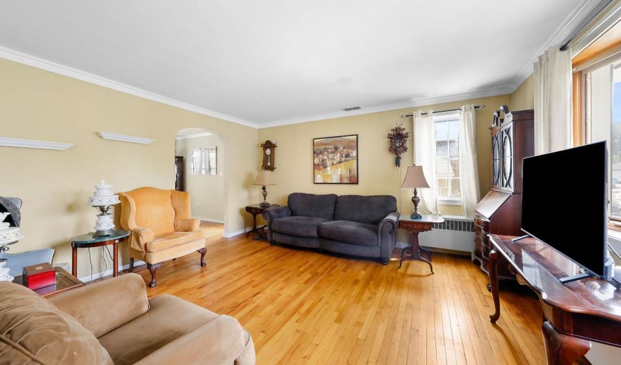 57 S TERRACE Ave, Maple Shade, NJ 08052 - 4 Beds, 3 Bath