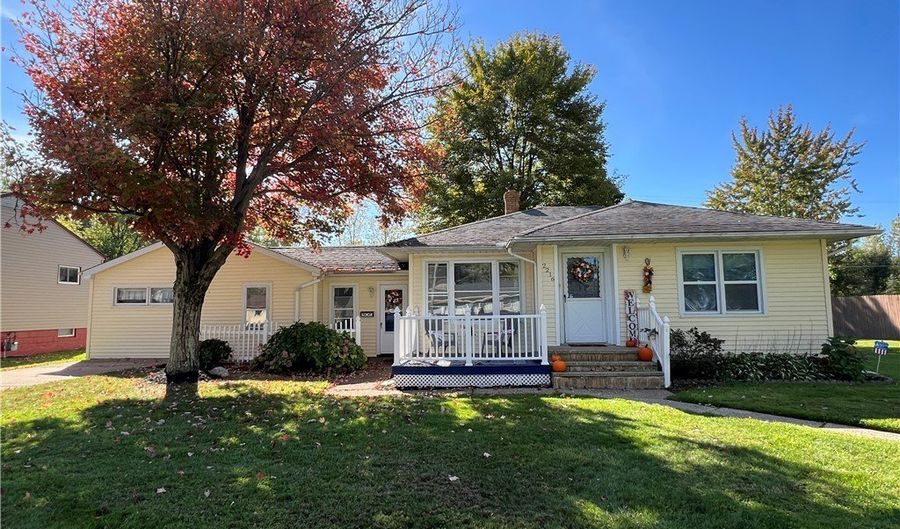 2216 E 44th St, Ashtabula, OH 44004 - 2 Beds, 2 Bath