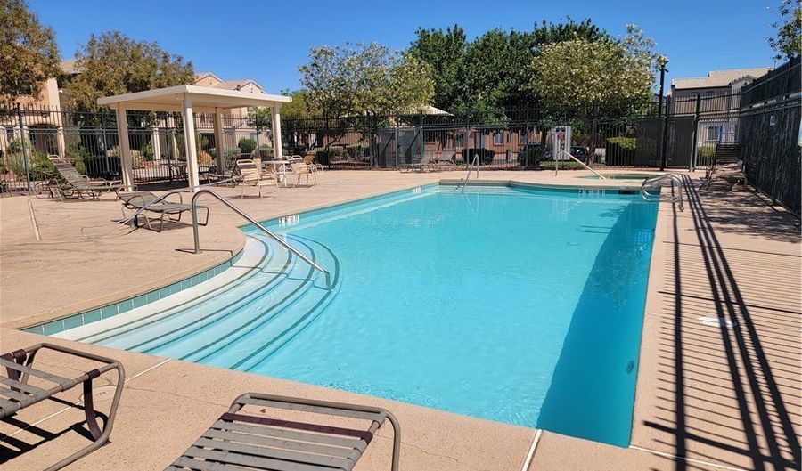10245 S Maryland Pkwy 132, Las Vegas, NV 89183 - 2 Beds, 2 Bath