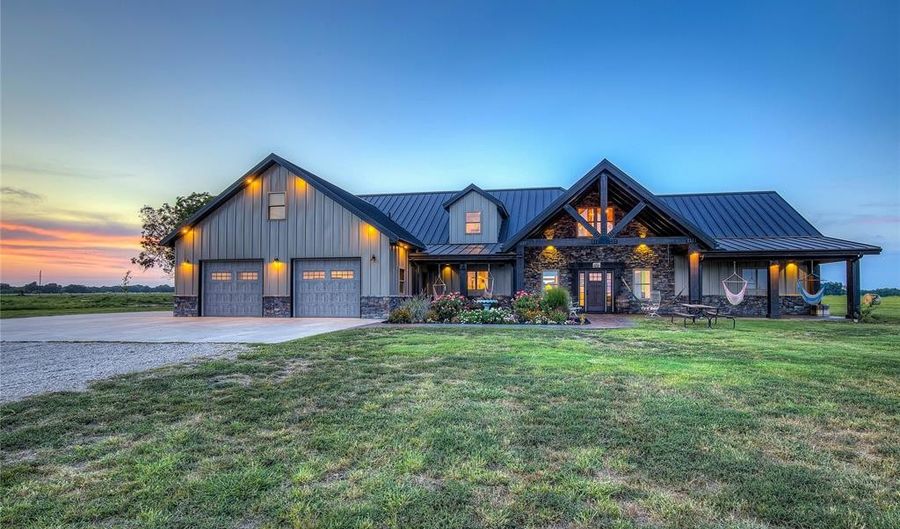 1588 County Road 4822, Wolfe City, TX 75496 - 6 Beds, 5 Bath