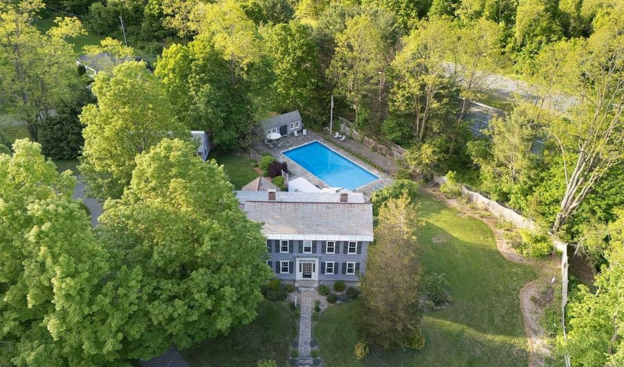 301 Maple St, Brattleboro, VT 05301 - 4 Beds, 2 Bath