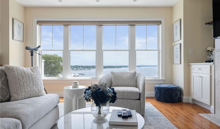 3958 Post Rd 11, Warwick, RI 02886 - 2 Beds, 2 Bath