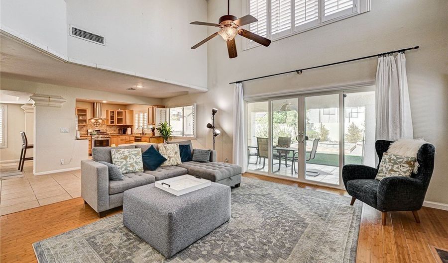 33 Reyburn Dr, Henderson, NV 89074 - 3 Beds, 3 Bath