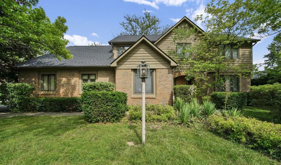 4744 Stonehaven Dr, Columbus, OH 43220 - 4 Beds, 3 Bath