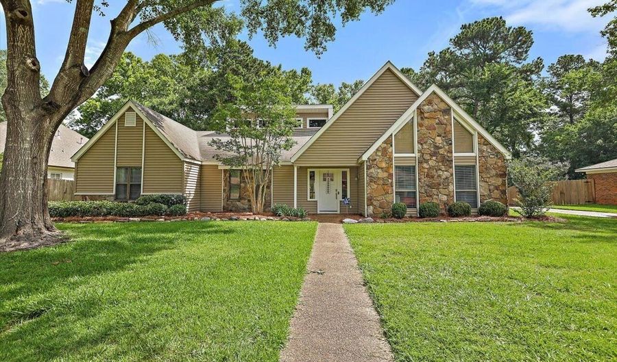 146 Westlake Dr, Brandon, MS 39047 - 4 Beds, 2 Bath