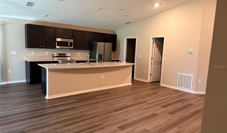 615 BENTLEY N Dr, Auburndale, FL 33823 - 4 Beds, 4 Bath