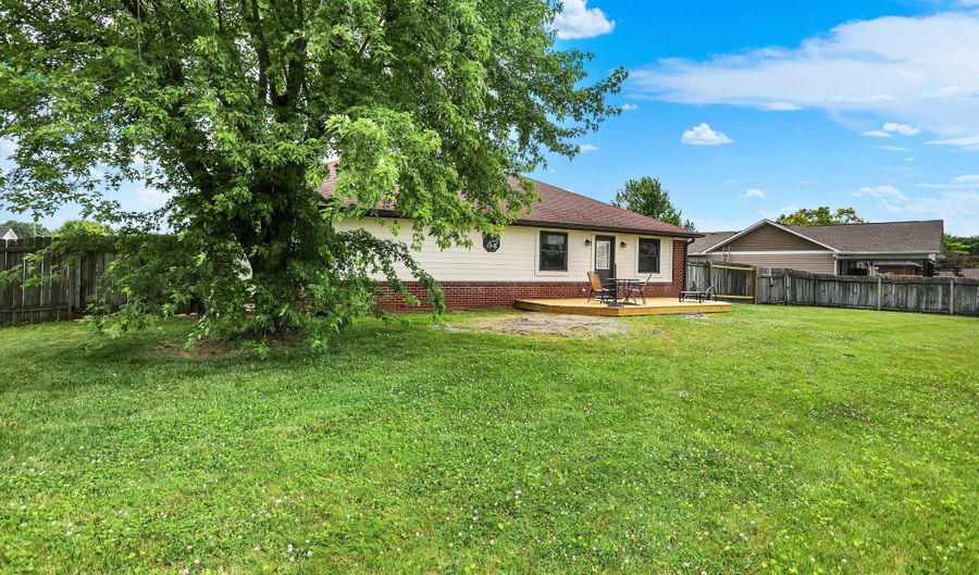 248 Eastview Dr, Bargersville, IN 46106 - 3 Beds, 2 Bath