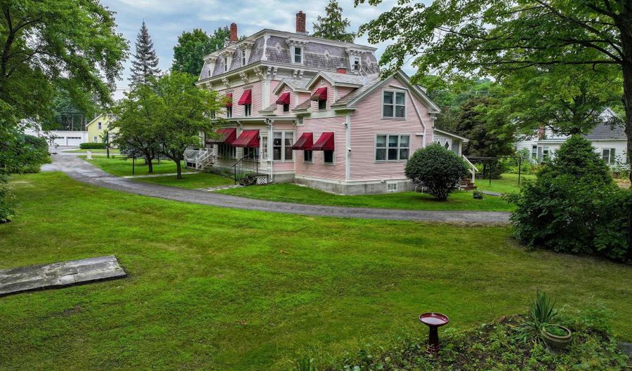 31 Franklin St, Brandon, VT 05733 - 9 Beds, 6 Bath