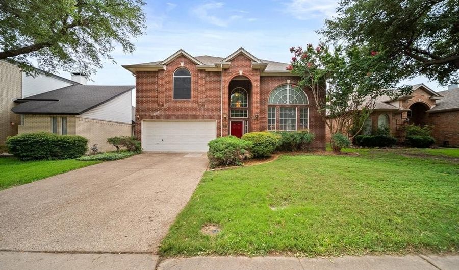 14633 Lakecrest Dr, Addison, TX 75001 - 3 Beds, 3 Bath