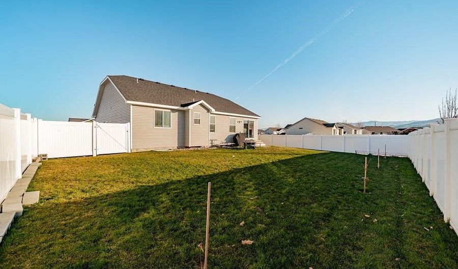 5089 Camden, Chubbuck, ID 83202 - 5 Beds, 3 Bath