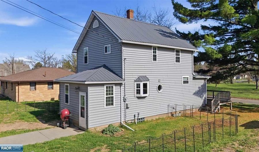 306 W 1st Ave N, Aurora, MN 55705 - 3 Beds, 2 Bath