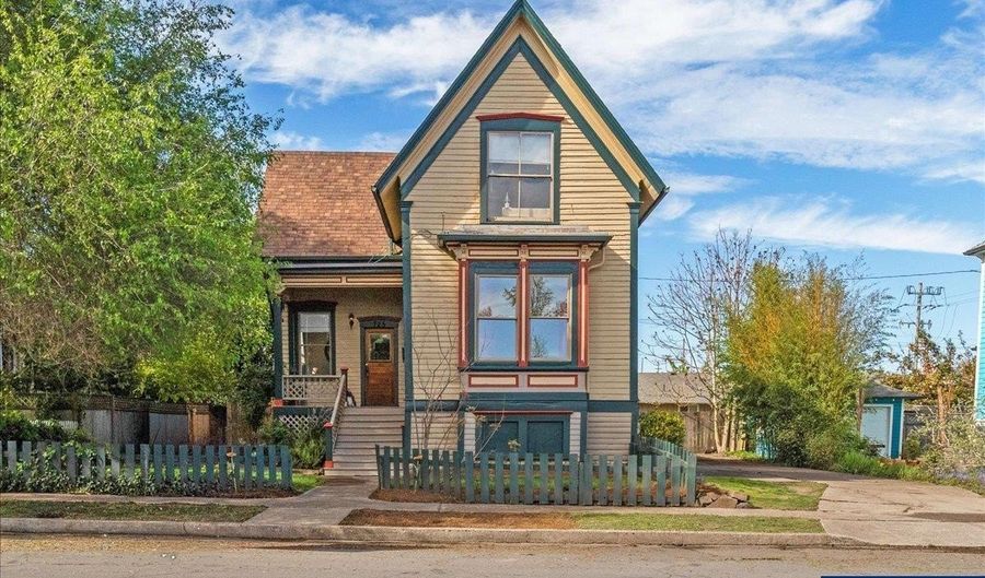725 6th Ave SW, Albany, OR 97321 - 3 Beds, 2 Bath