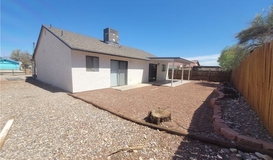 1529 Taylor Rd, Bullhead City, AZ 86442 - 3 Beds, 2 Bath