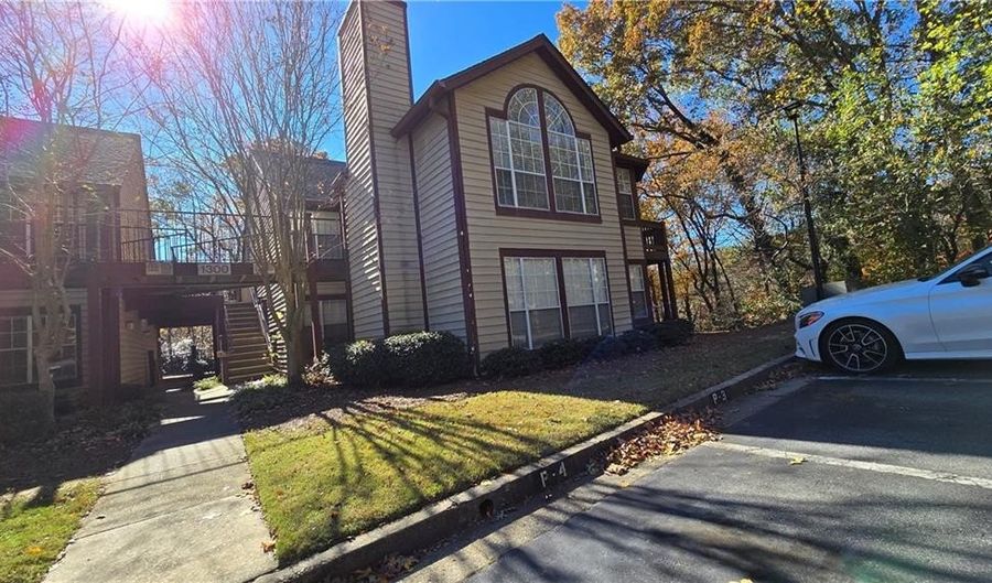 1313 Red Deer Way 253, Alpharetta, GA 30022 - 2 Beds, 2 Bath