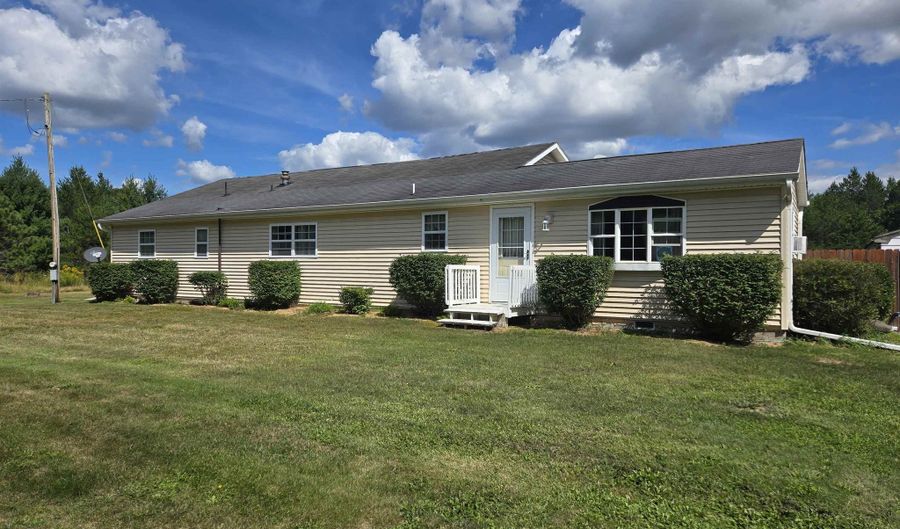 942 13th Ave, Arkdale, WI 54613 - 3 Beds, 1 Bath