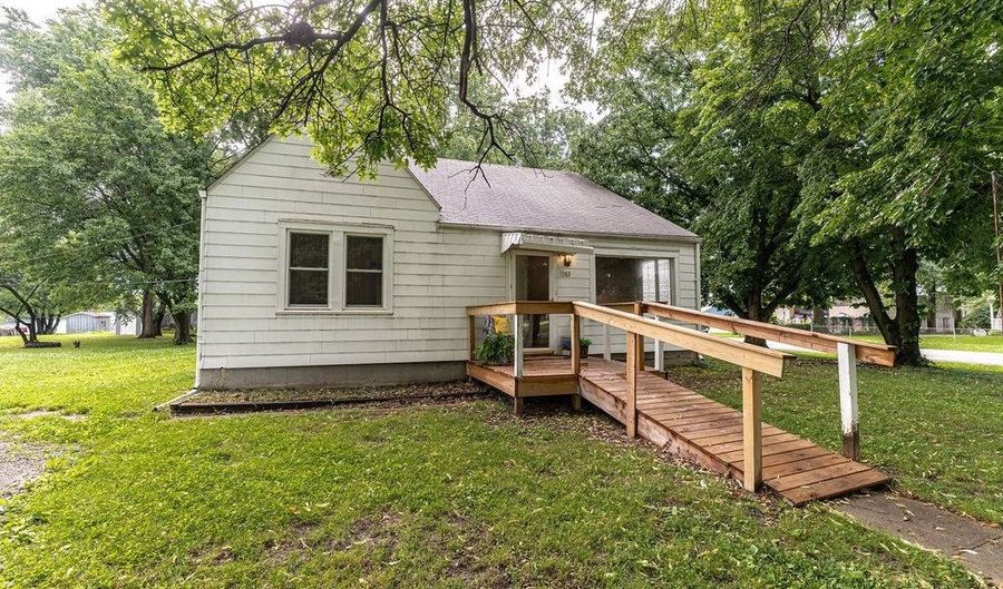 103 N Missouri St, Adrian, MO 64720 - 2 Beds, 1 Bath