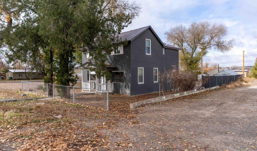 217 S PARK Ave, Aztec, NM 87410 - 3 Beds, 2 Bath