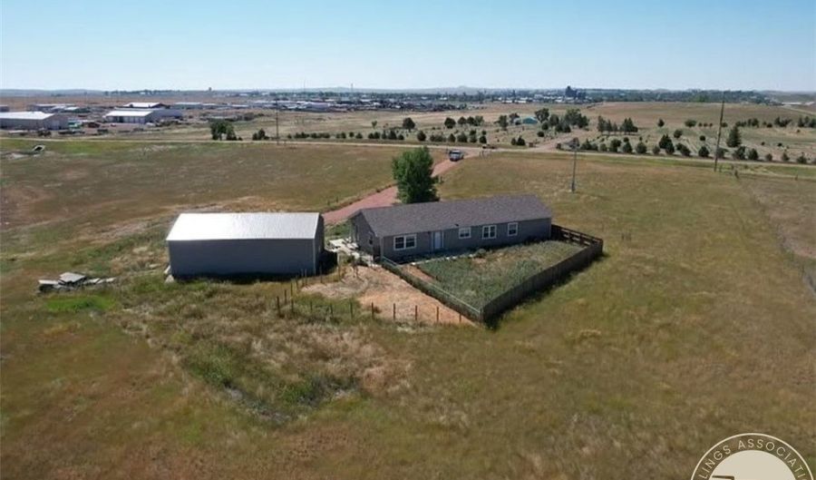 31 NW Pennel Rd, Baker, MT 59313 - 4 Beds, 2 Bath