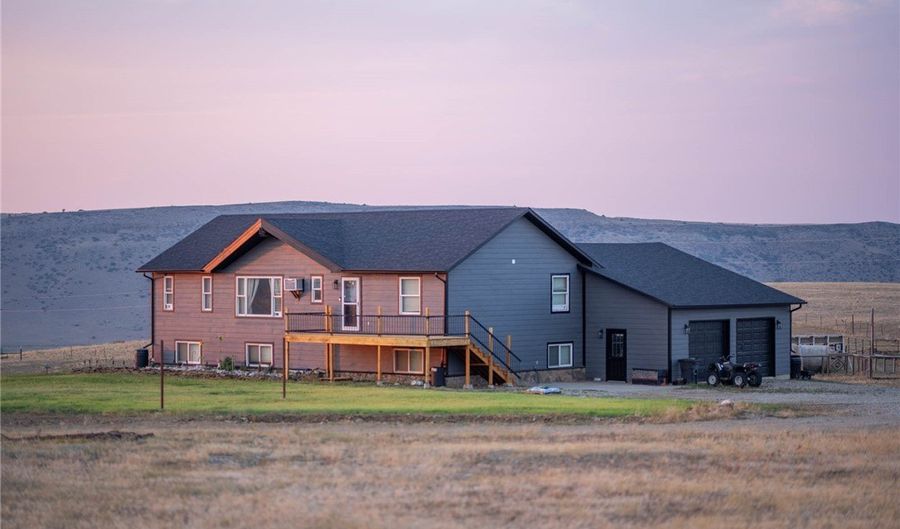 33 Crazy Bear Trl, Absarokee, MT 59001 - 5 Beds, 3 Bath