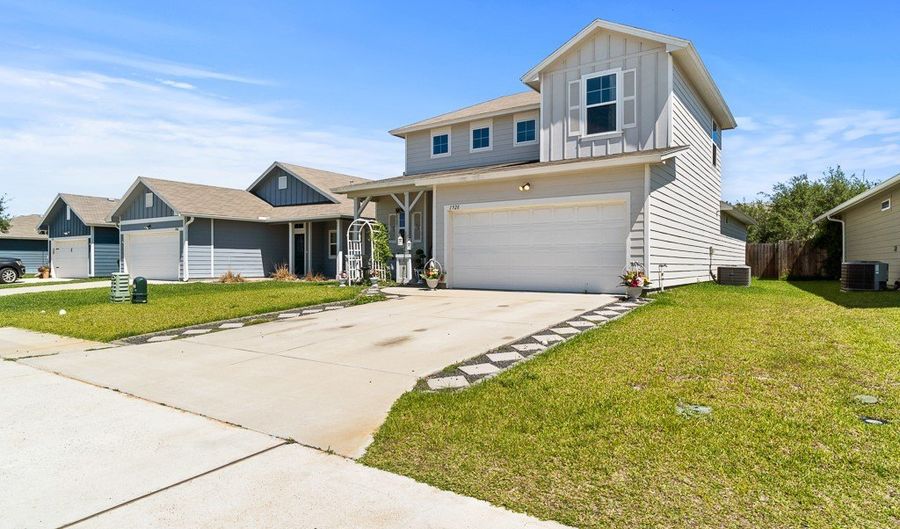 1928 Estes Flats Dr, Aransas Pass, TX 78336 - 4 Beds, 3 Bath