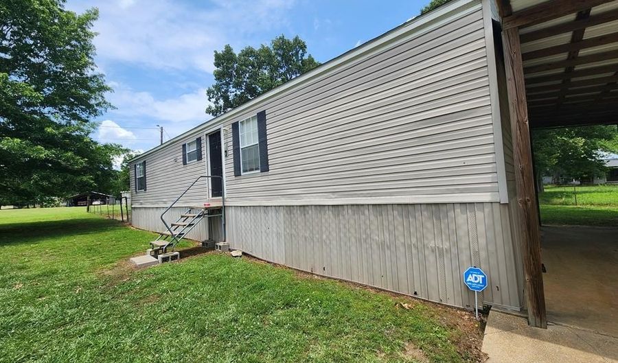 1043 Mallaieu Dr, Brookhaven, MS 39601 - 2 Beds, 2 Bath