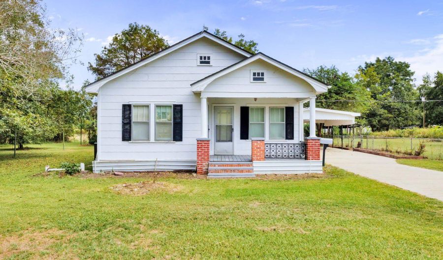 768 Hwy 31, Arnaudville, LA 70512 - 3 Beds, 2 Bath
