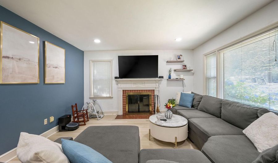 72 SACKARACKIN Ave, Dover, DE 19901 - 3 Beds, 2 Bath