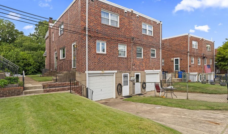 2842 SANDYFORD Ave, Philadelphia, PA 19152 - 3 Beds, 3 Bath