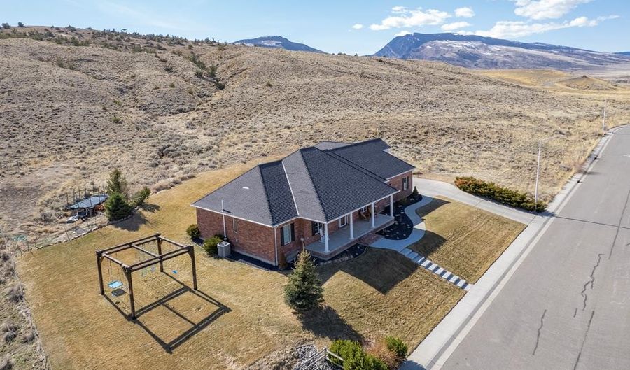 732 Links View Dr, Cody, WY 82414 - 7 Beds, 4 Bath