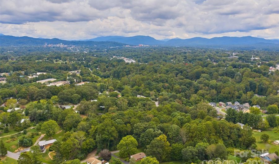 25 Baker Dr, Asheville, NC 28806 - 3 Beds, 1 Bath