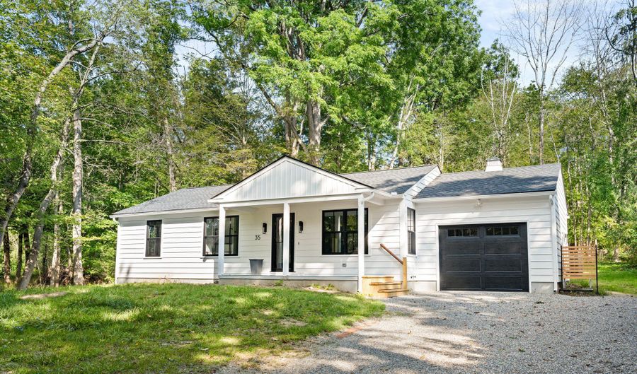 35 New St, Sharon, CT 06069 - 2 Beds, 2 Bath