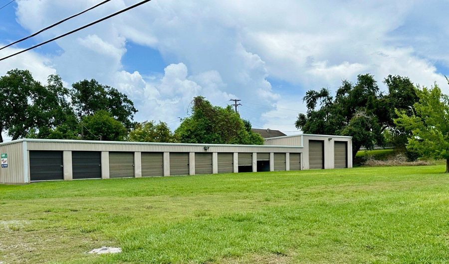 2250 River Rd, Berwick, LA 70342 - 5 Beds, 4 Bath