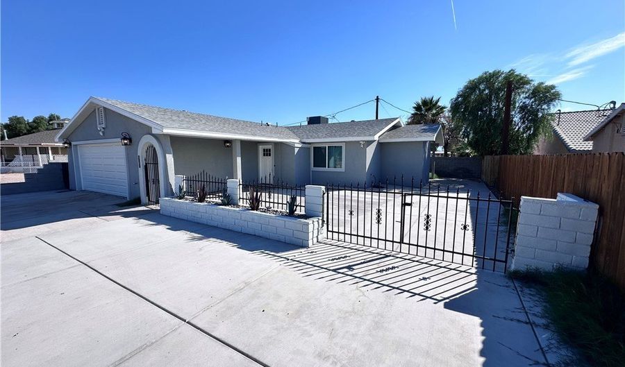 2020 Whitewater Dr, Bullhead City, AZ 86442 - 2 Beds, 2 Bath