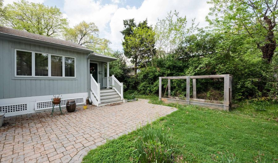 6789 LITTLE FALLS Rd, Arlington, VA 22213 - 4 Beds, 3 Bath