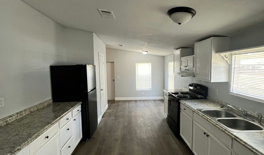 93 Tower Manor Cir E 93, Auburndale, FL 33823 - 3 Beds, 2 Bath