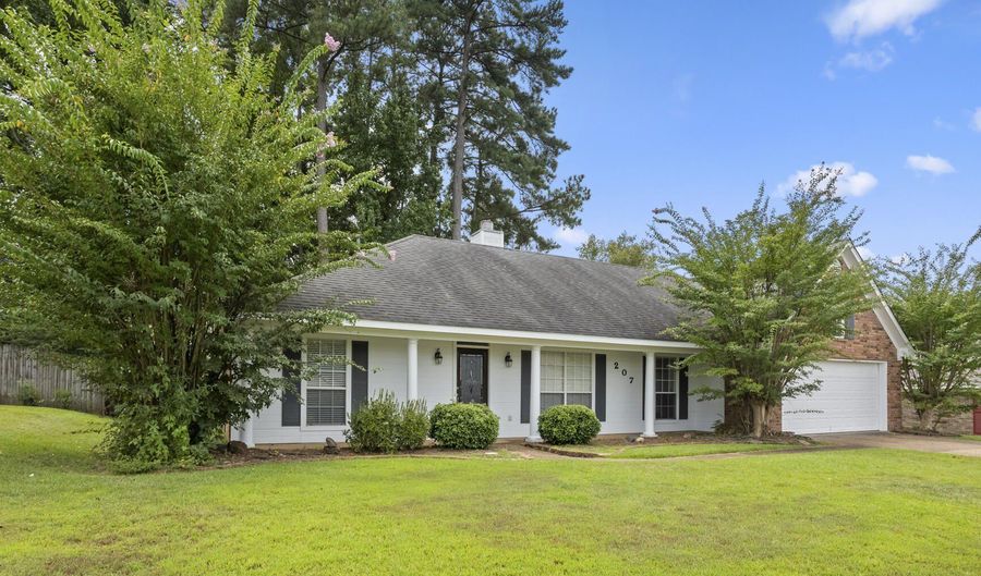 207 Meadowview Ln, Brandon, MS 39047 - 4 Beds, 3 Bath