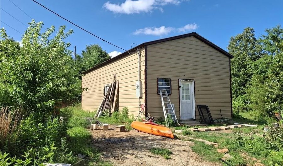 2320 CR 2007 Rd, Altus, AR 72821 - 2 Beds, 2 Bath