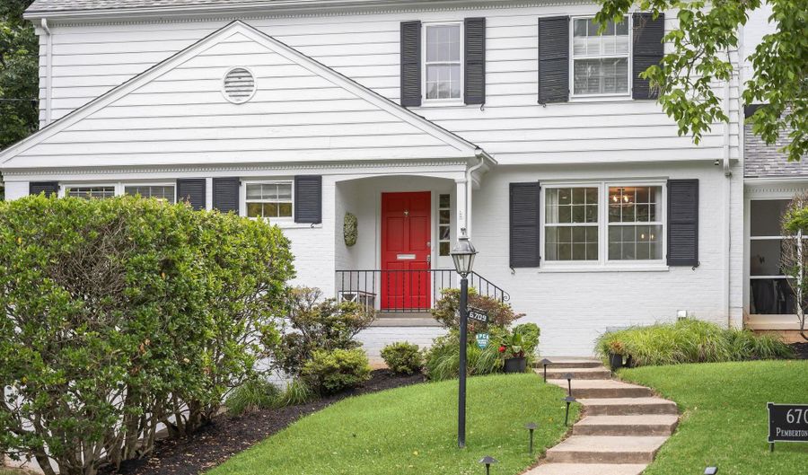6709 PEMBERTON St, Bethesda, MD 20817 - 4 Beds, 4 Bath