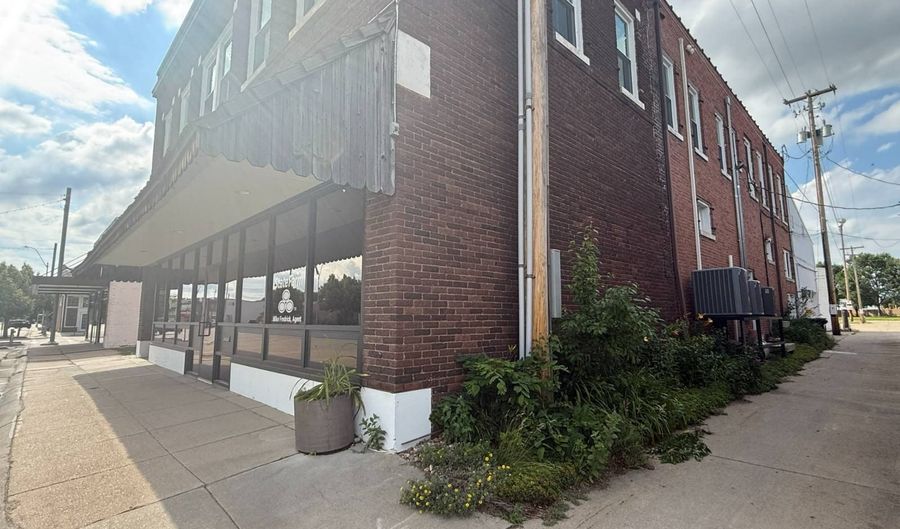 112 W State Street 5 Office Suites, Atkinson, NE 68713 - 0 Beds, 4 Bath