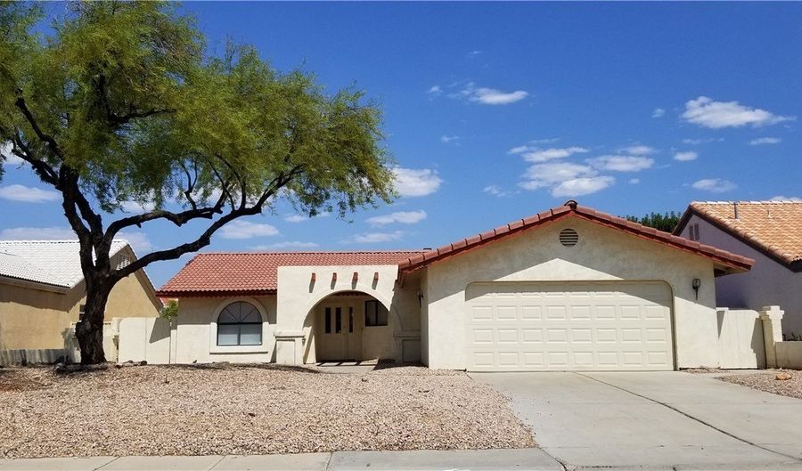 2864 Country Club Dr, Bullhead City, AZ 86442 - 3 Beds, 2 Bath