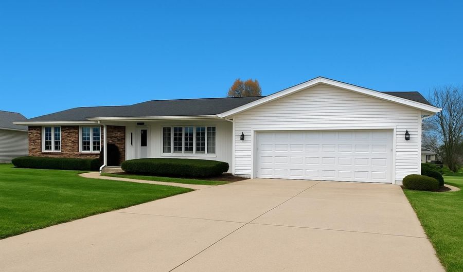 1346 Stuckistrasse St, Berne, IN 46711 - 3 Beds, 2 Bath