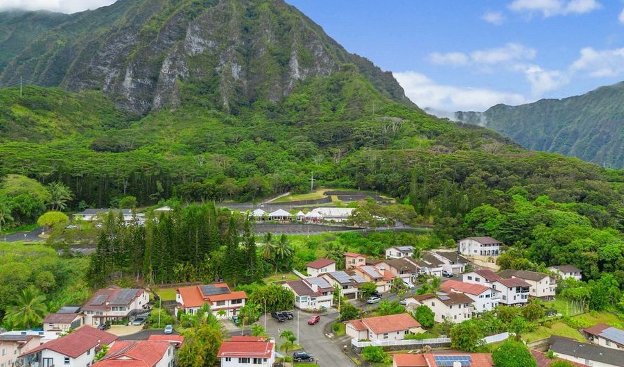 45-731 Puupele St, Kaneohe, HI 96744 - 4 Beds, 2 Bath