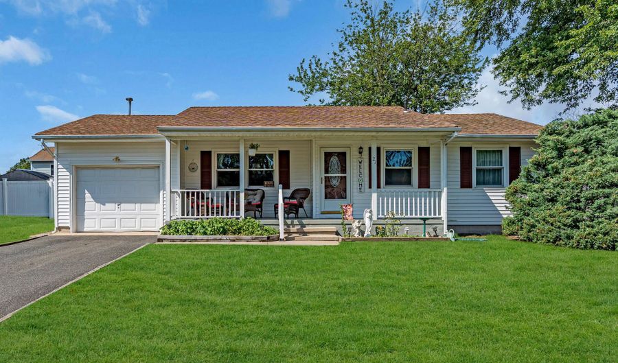 27 Carver St, Bayville, NJ 08721 - 3 Beds, 1 Bath