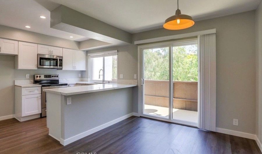 8085 Caminito De Pizza S, San Diego, CA 92108 - 2 Beds, 2 Bath